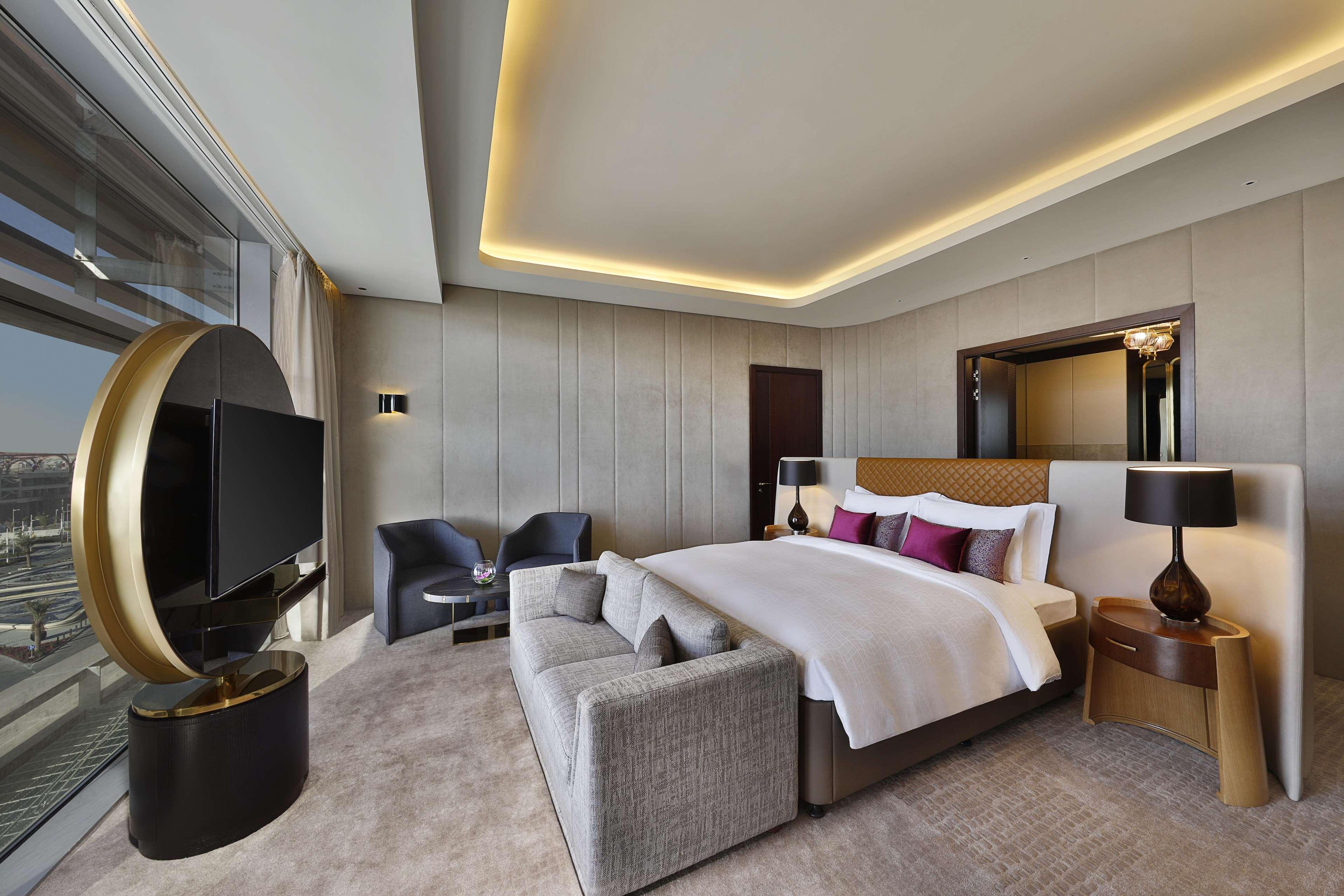 Alrayyan Hotel Doha, Curio Collection By Hilton Al Rayyan Экстерьер фото A bedroom at the hotel