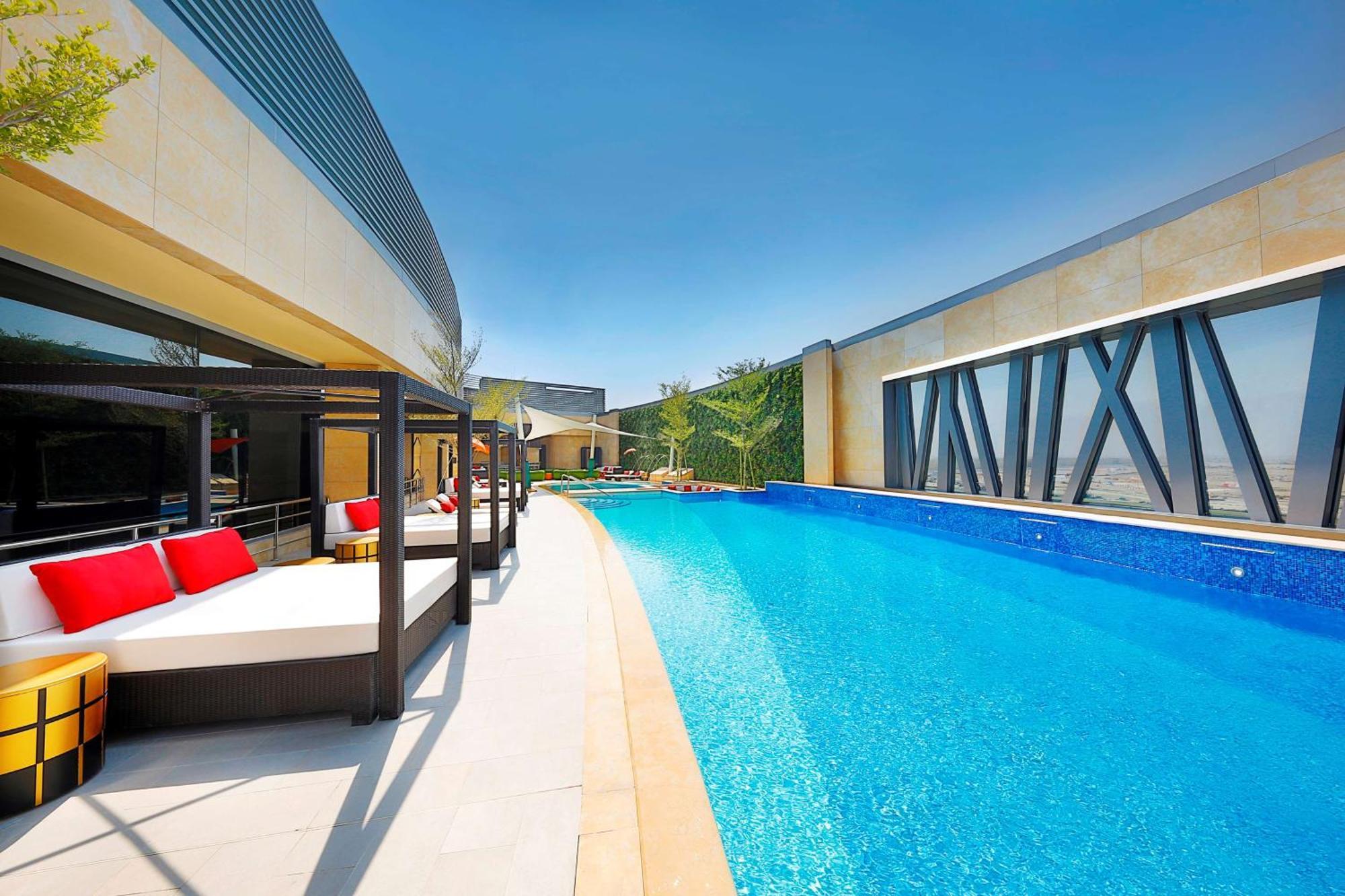 Alrayyan Hotel Doha, Curio Collection By Hilton Al Rayyan Экстерьер фото The swimming pool at the 101 Sky Lounge